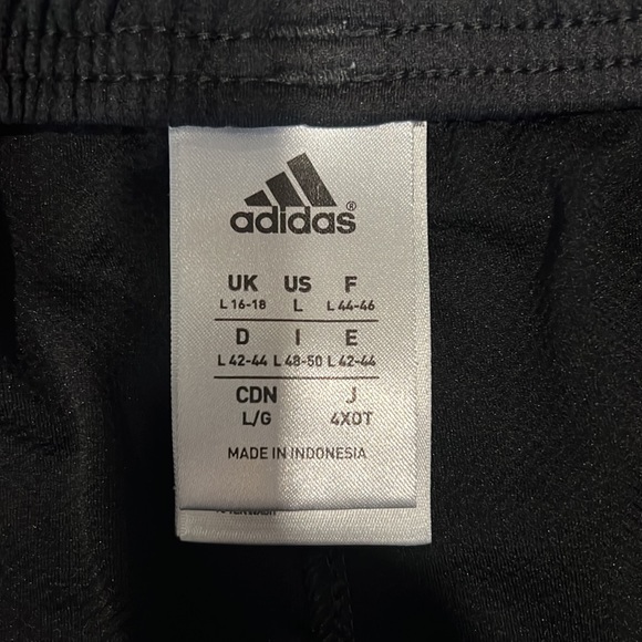 Black 3stripe ADIDAS running shorts size Large - Picture 5 of 6